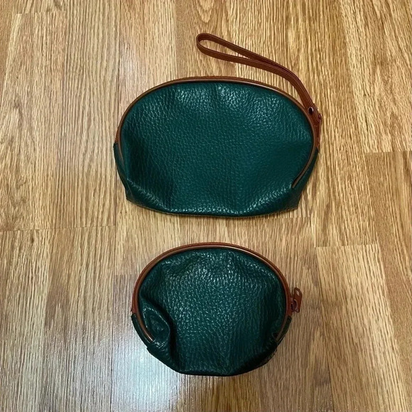 Set Of 2 Pieces Wristlet, Make Up, Cosmetics, Organization Green Nesting Bags - Picture 1 of 10